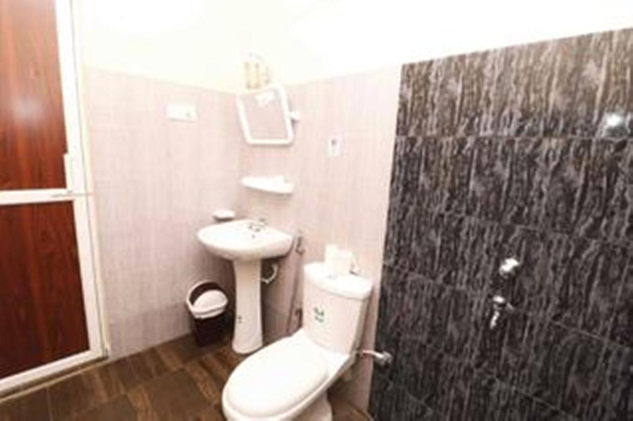 Peacock Resort أنرادابورام المظهر الخارجي الصورة